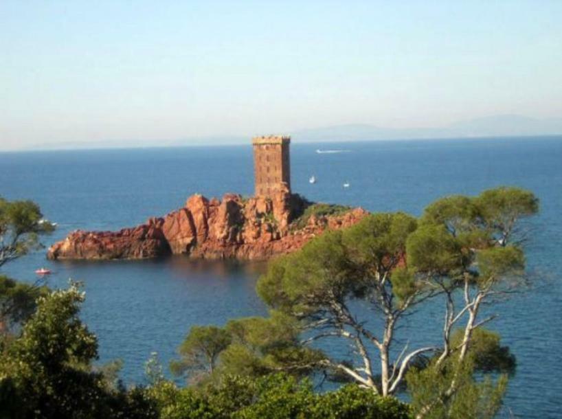 Le Petit Semaphore Saint-Raphaël Екстериор снимка